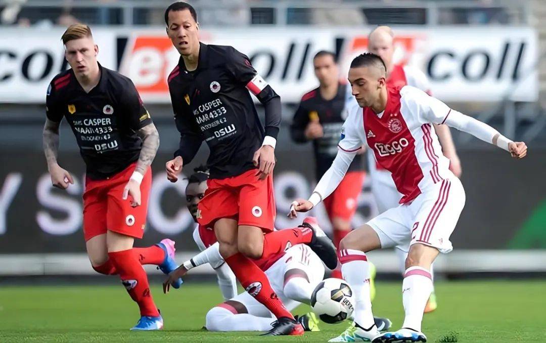 一脚低射直 一脚低射直